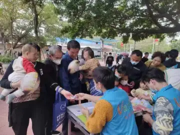 凤凰街道V爱之家宣传心理健康引导居民共建和谐家庭