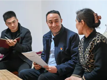 十年两会·温暖记忆｜“种下石榴树，开出团结花”