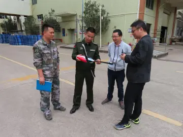 光明区人武部走访新湖街道重点企业，开展民兵潜力调查工作
