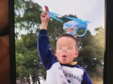 爆炸的炮仗：致江西男童手臂截肢，其家属称涉事邻居被刑拘