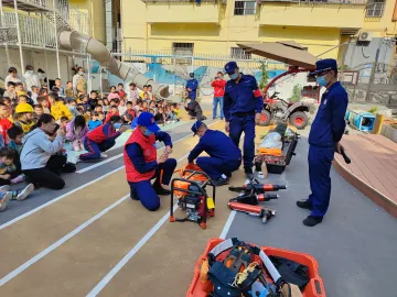 光明街道碧眼社区开展幼儿消防安全培训及应急演练活动