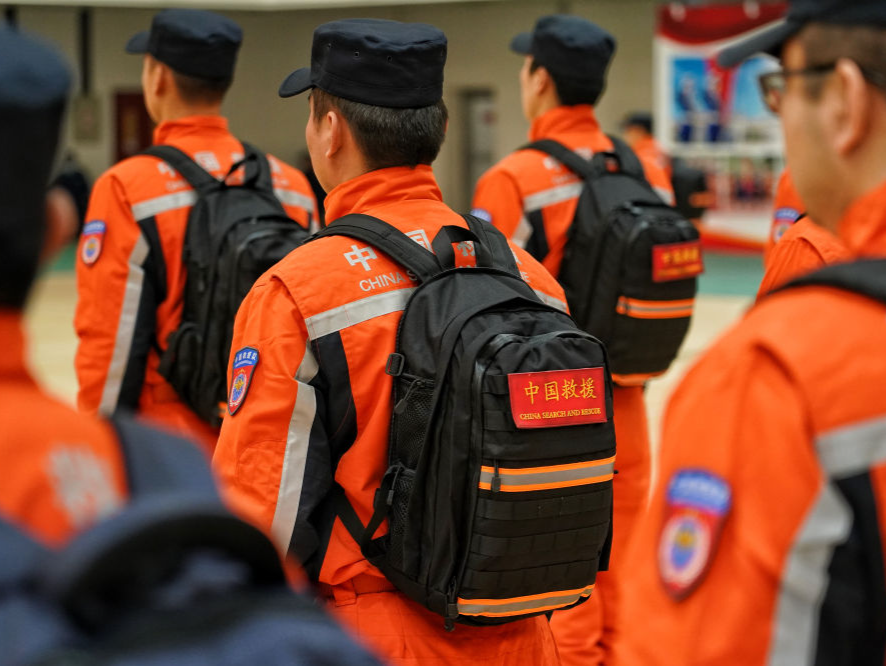中国救援队抵达土耳其 将开展国际救援