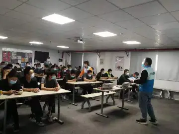 凤凰街道：禁毒宣传进物流，筑牢寄递防毒线
