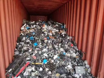 深圳蛇口海关查获22.67吨洋垃圾 
