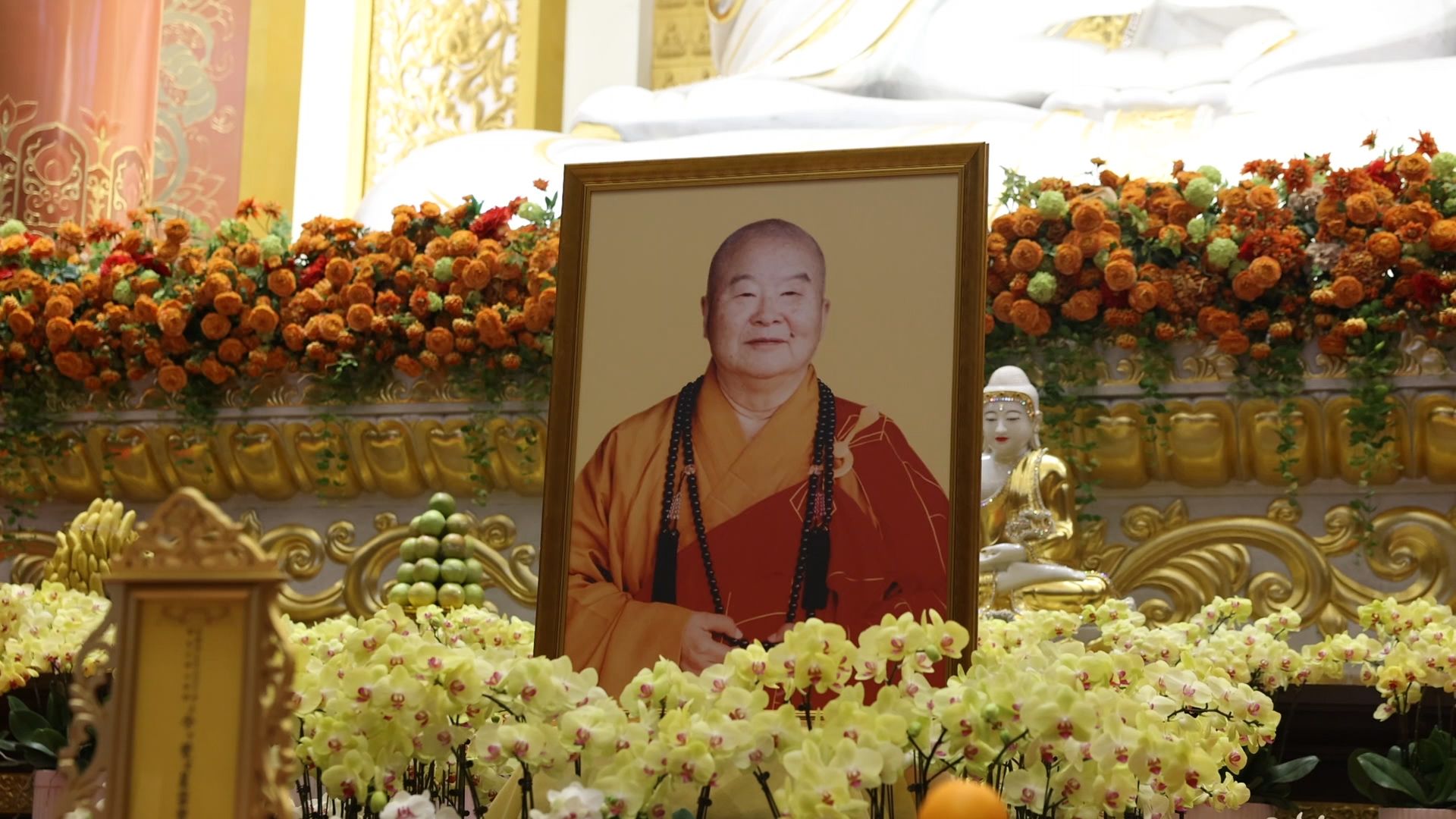 大陆吊唁团在江苏宜兴大觉寺吊唁星云法师