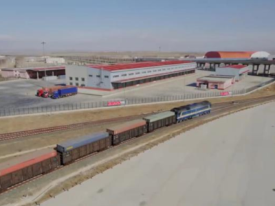 内蒙古开行首列农产品“铁路快通”中欧班列