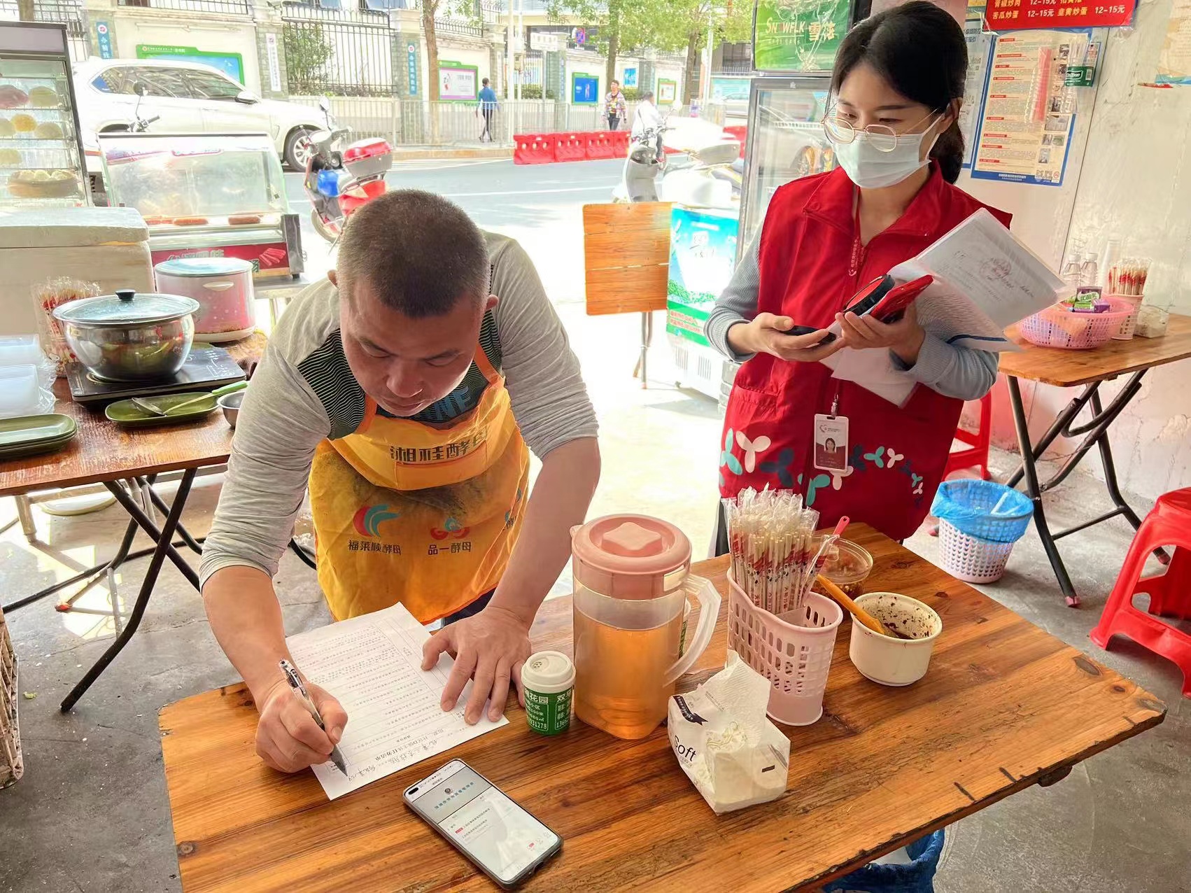 田寮社区开展食品安全排查行动