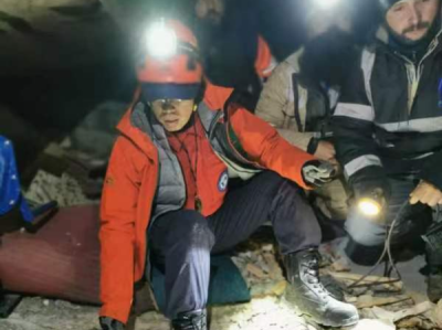深圳公益救援队6名先遣队员抵达土耳其重灾区展开救援行动