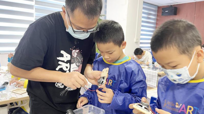 让青少年在“家门口”探秘科学！新和社区开展科创趣味活动