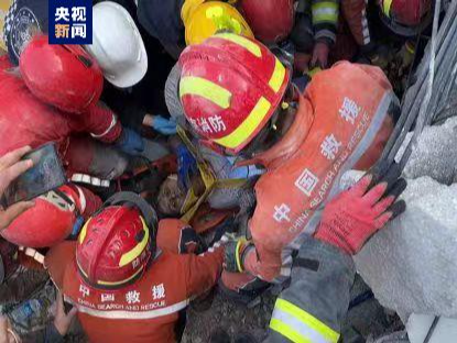 中国救援队：科学调整救援力量 持续深入开展救援工作