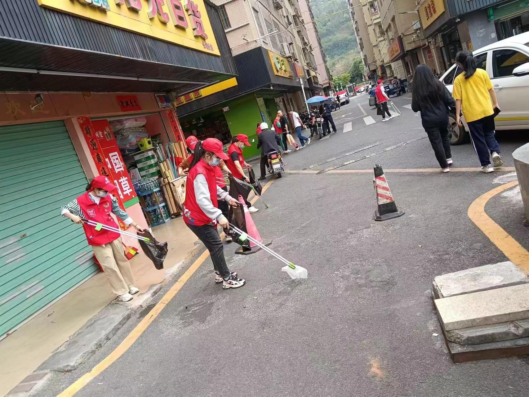 长圳社区“文明啄木鸟”力促社区环境 展新颜