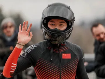 打磨那百分之一的速度——专访首个登上雪车世界杯领奖台的中国运动员应清