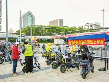机动车礼让斑马线已成深圳文明风景线 多少人因为这脚“礼让刹车”爱上深圳