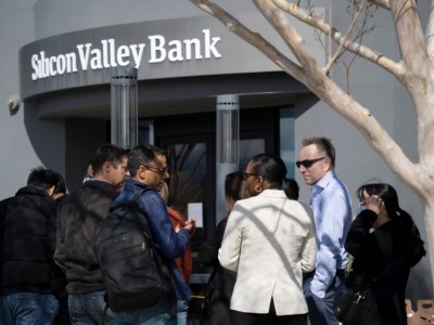 硅谷银行“垮掉”前都发生了什么