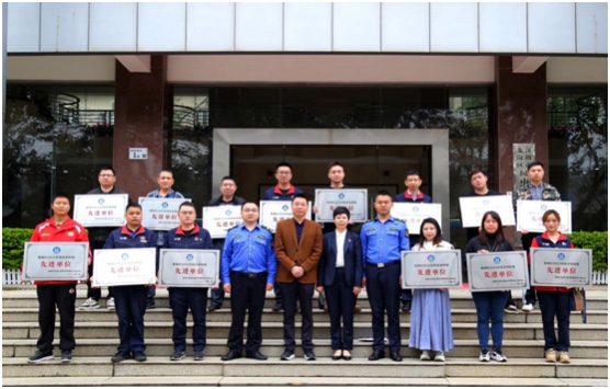 争当表率！龙岗区城管局表彰市容环境整治先进加油站和集贸市场