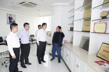 主动上门，问需于企！凤凰街道走访调研辖区重点企业