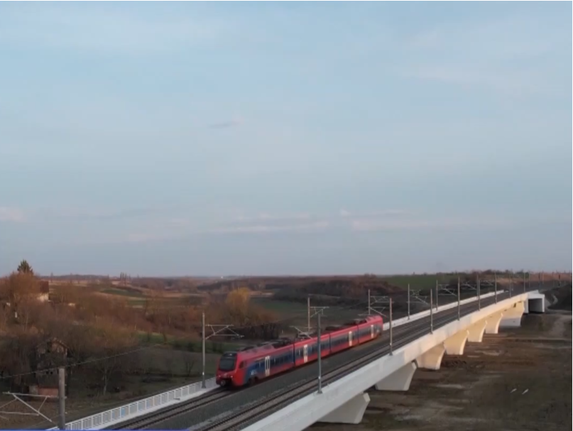 匈塞铁路贝诺段开通一周年 中国标准加快“走出去”