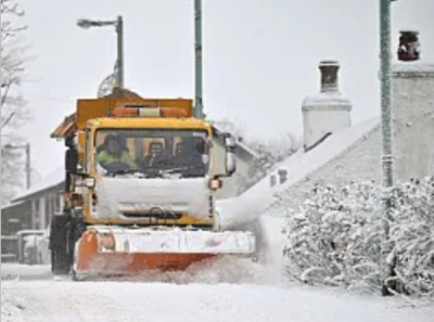 英国北部多个城市遭遇暴雪