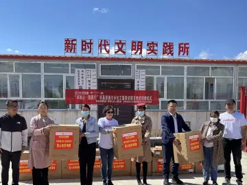 “小杠杆”撬动“大发展” 深圳援疆社工积极链接慈善资源在喀什开展服务