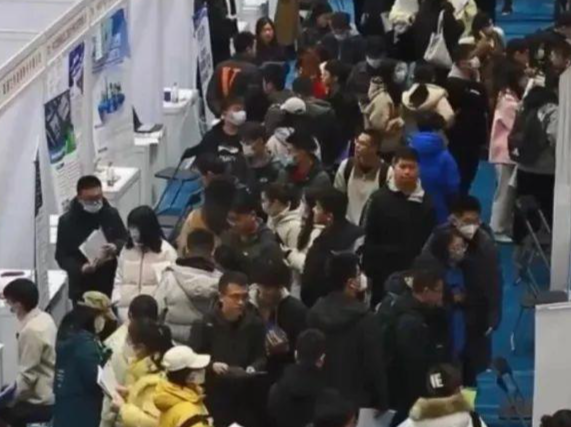 平均招聘月薪超25000元！人工智能专业人才市场需求大