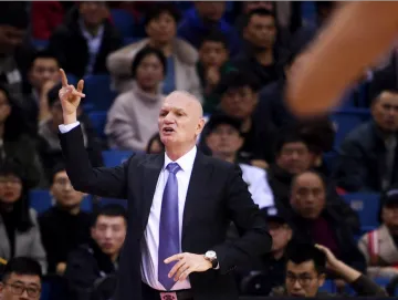 莱登担任北京首钢男篮代理主教练