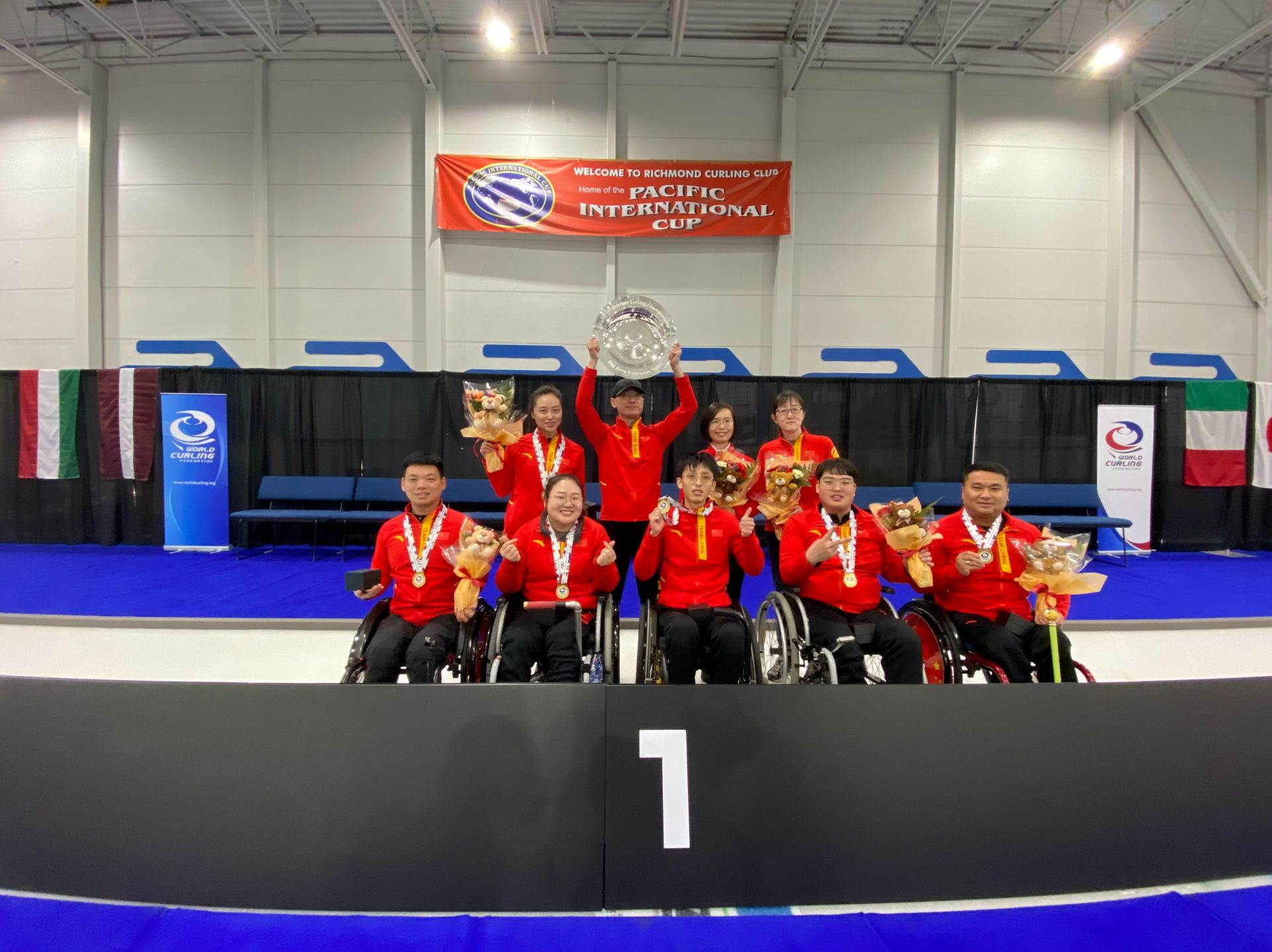 祝贺！中国轮椅冰壶队夺得世锦赛冠军