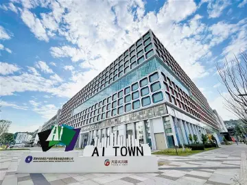“龙岗区高质量发展媒体深调研”活动走进横岗街道：科技智造城 创意生活谷