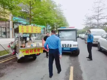 凤凰街道开展“六乱一超”专项治理 助力文明城市创建