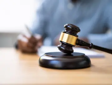 见义勇为溺亡后家属起诉被救者要求赔偿，法院判决予以补偿