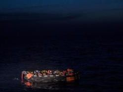 突尼斯海岸附近发生沉船事故，至少34名难民失踪