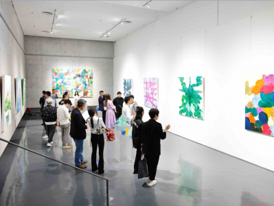呈现58件当代艺术作品，“灵性咏叹——刘东风艺术作品展”在罗湖美术馆开幕