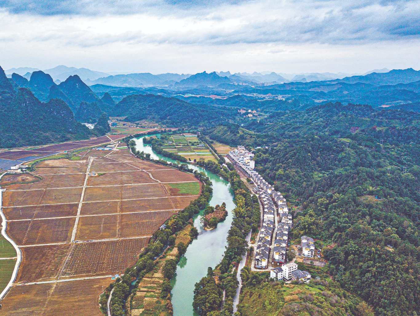 深圳力量定格进山村美丽图景中：部分深圳对口帮扶地区全国人大代表畅谈全面推进乡村振兴中的深圳担当