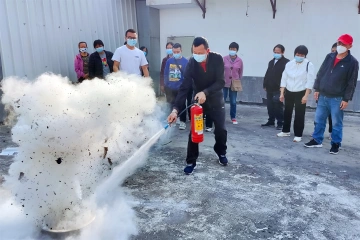 马田街道开展消防安全知识培训与逃生演练活动