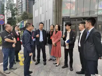 光明街道开展“交通出行”代表议事会暨调研活动