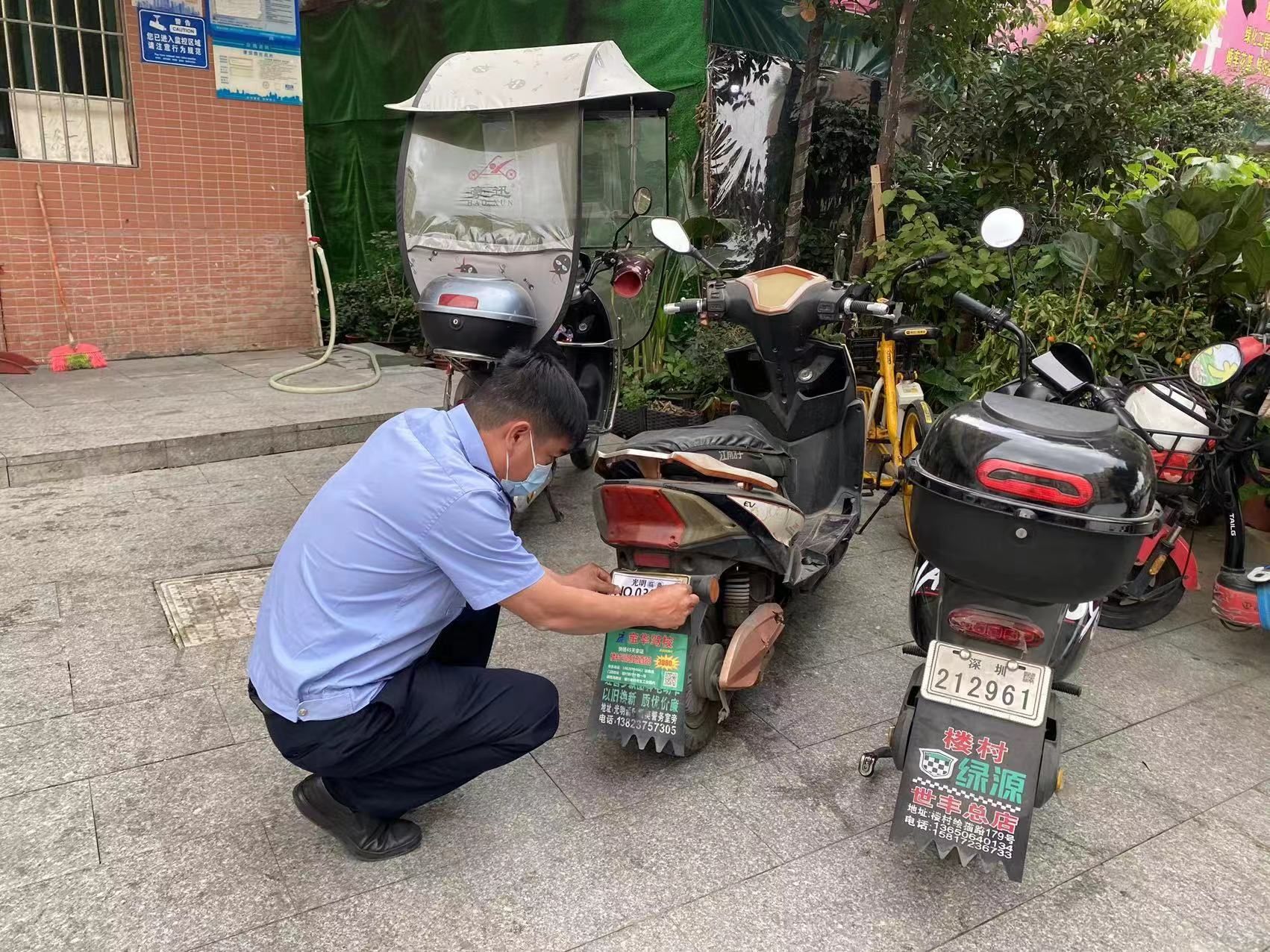 新湖街道以“零距离服务”推动电动车上牌