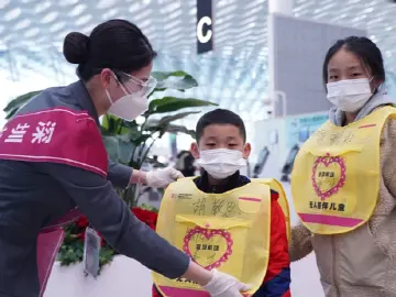 新时代雷锋精神在深圳空港绽放光芒