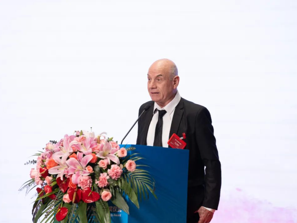 首次颁发！广以理工学院常务副校长大卫·格肖尼荣获广东省友谊奖