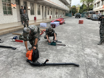 光明街道组织民兵应急排拉动点验