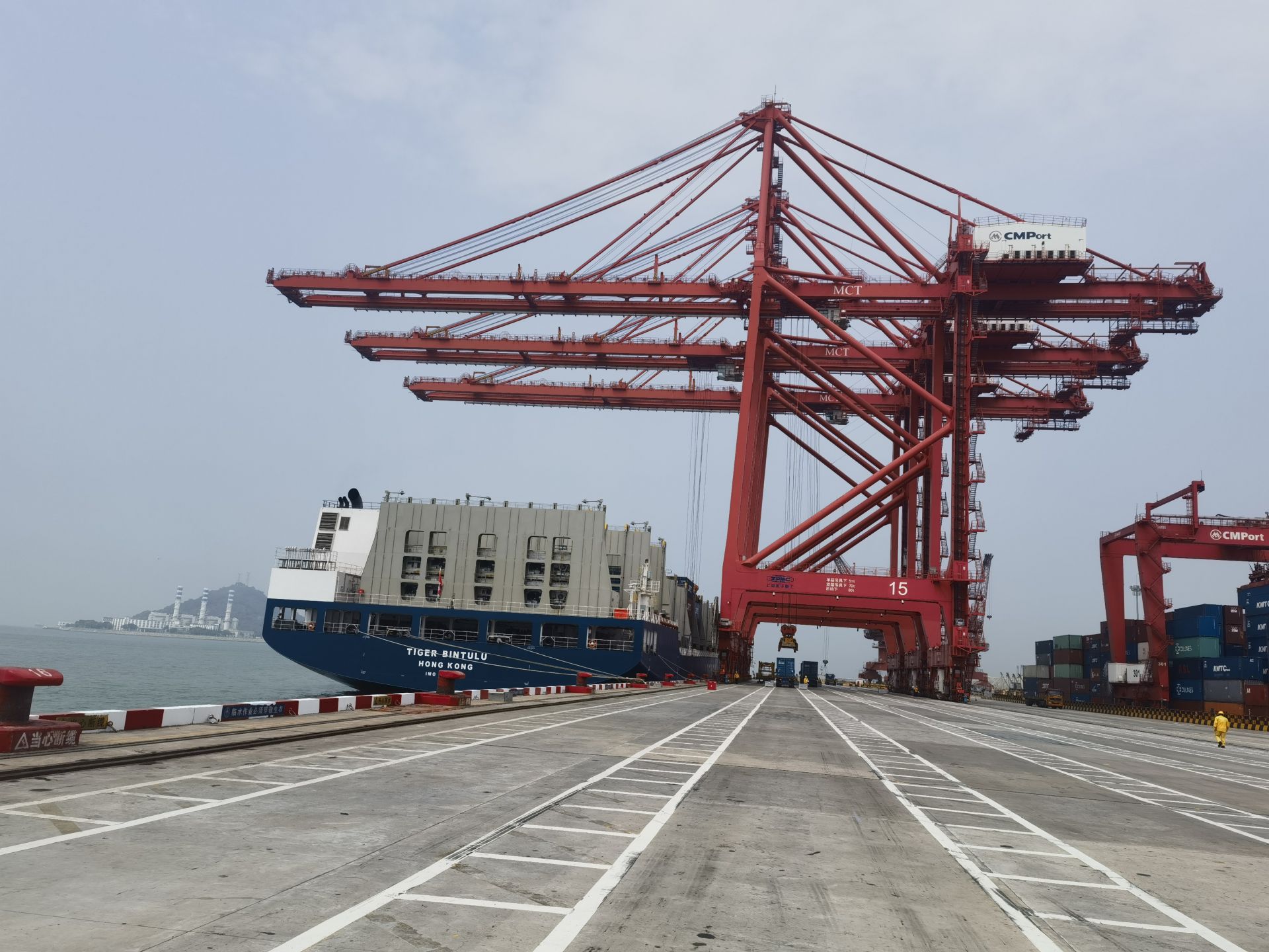 深圳港西港区前2月外贸集装箱吞吐量同比实现正增长