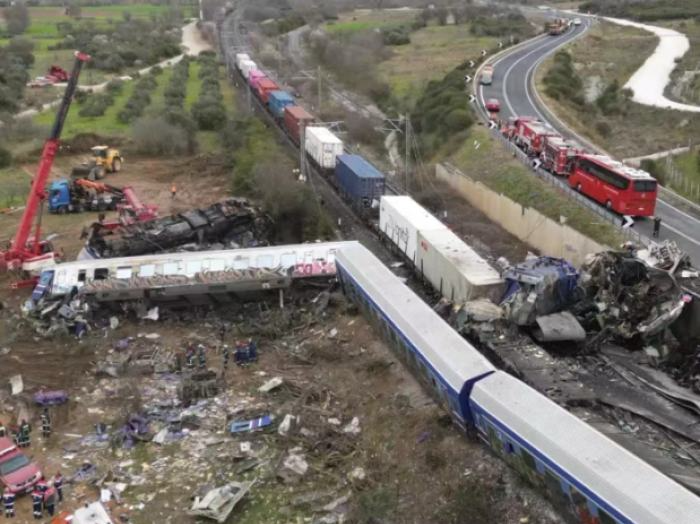 希腊总理：火车相撞事故主要由人为错误导致