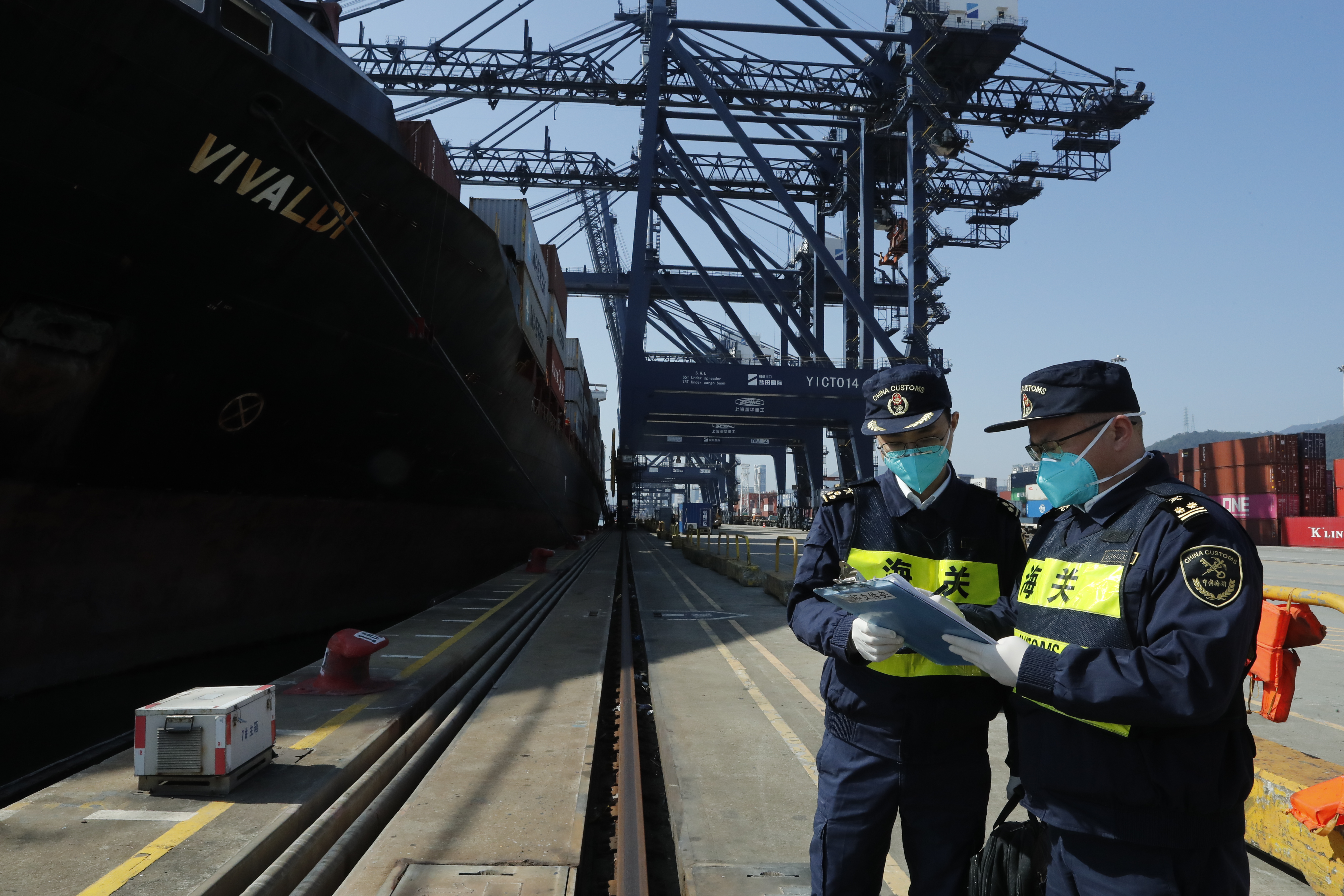 广东省内海关促进跨境贸易便利化， “组合港”“一港通”改革试点助力高质量发展