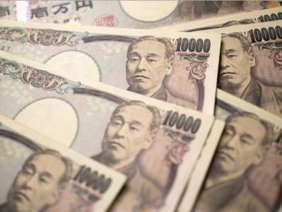 日本央行维持超宽松货币政策不变