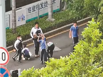 这届00后：关键时刻，我会出手！近期深圳多次上演暖心一幕