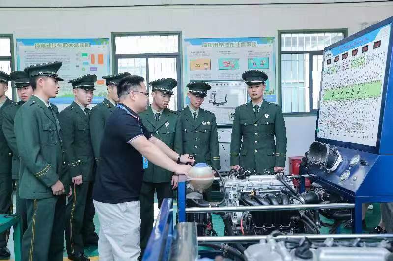 光明区组织退役军人赴企业参观开展精准就业服务