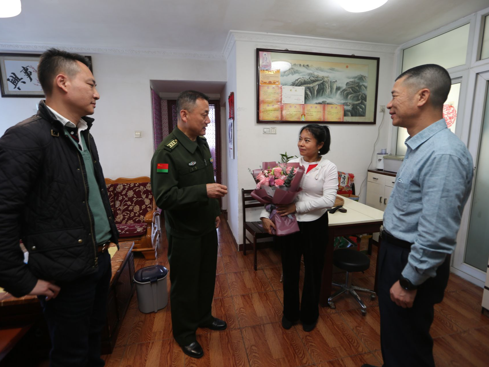 宝安区三八妇女节前慰问“兵妈妈”