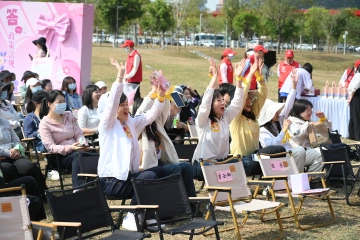 “激扬巾帼志·建功新光明”！光明街道举办巾帼月启动仪式暨妇女节活动