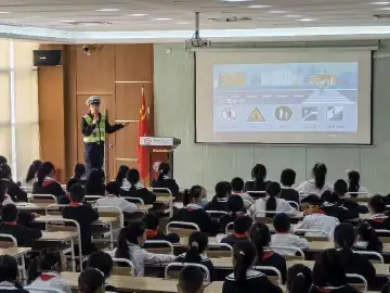 新湖街道开展交通安全开学第一课，护航美好新学期