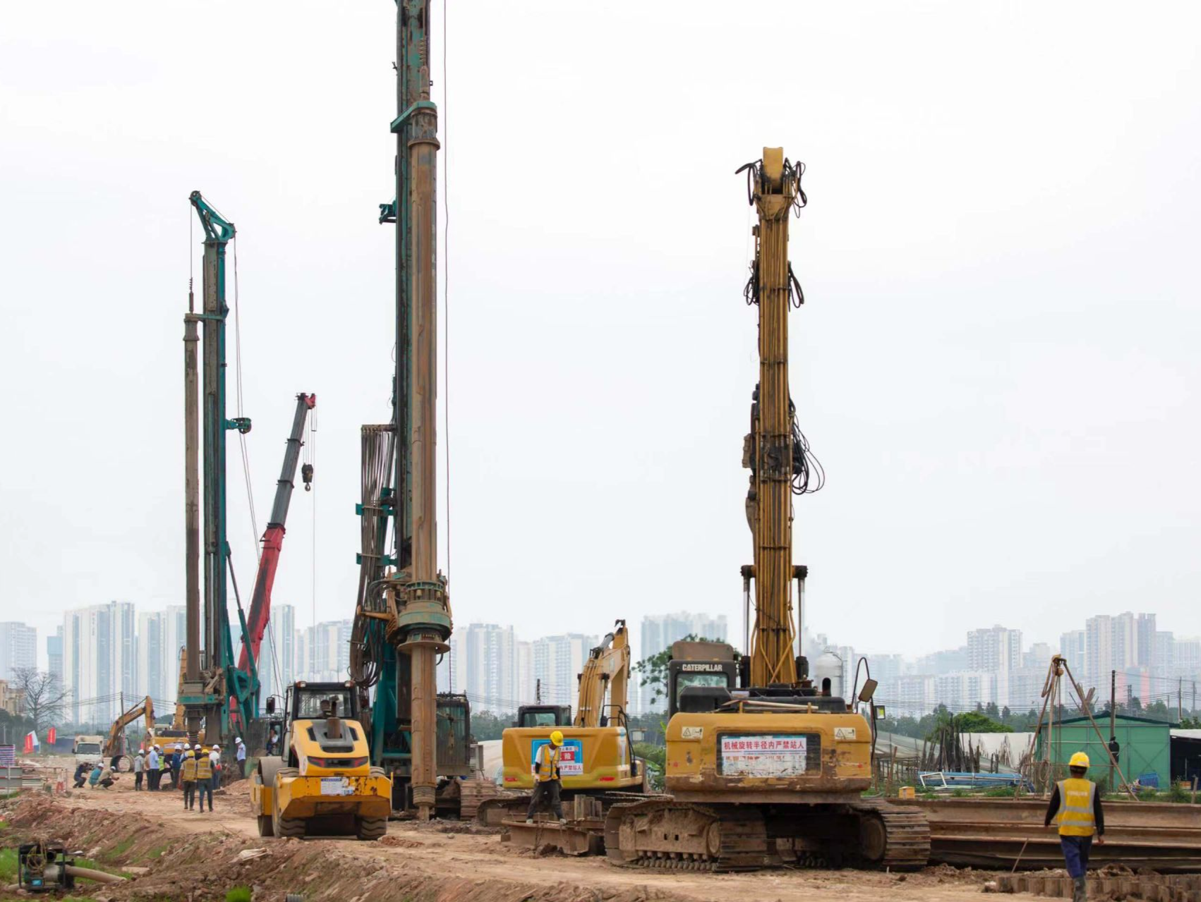 助力重大项目“加速跑”，广东省深江高铁建设劳动竞赛23日启动