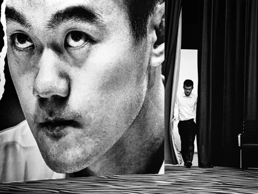 他，向国际象棋世界冠军发起冲刺