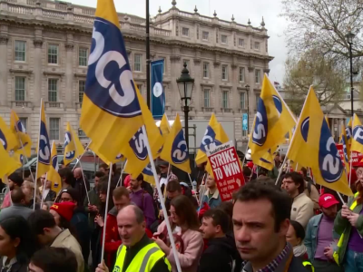 英国超13万公务员和公共服务业人员举行罢工